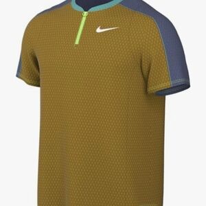 Nike Men's Green and Navy Short Sleeve Tee